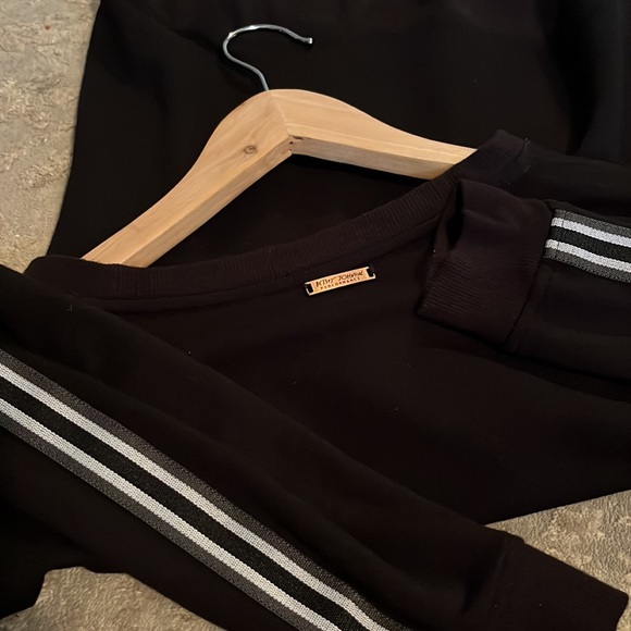 Betsey Johnson Performance Sweatshirt - Picture 2 of 5